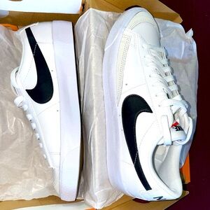 Nike blazer low youth 7 brand new